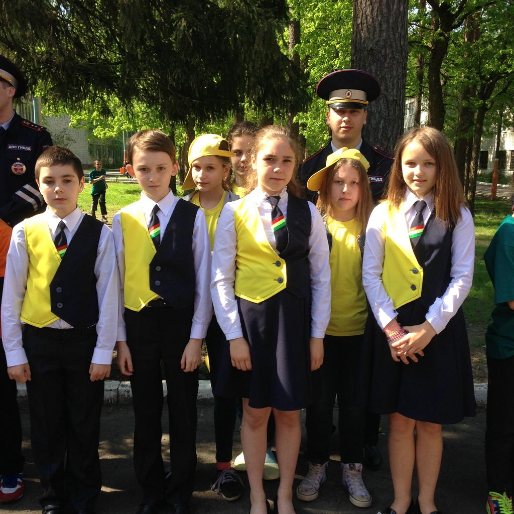 Выступление группы Юных Инспекторов Дорожного Движения в г.Брянске