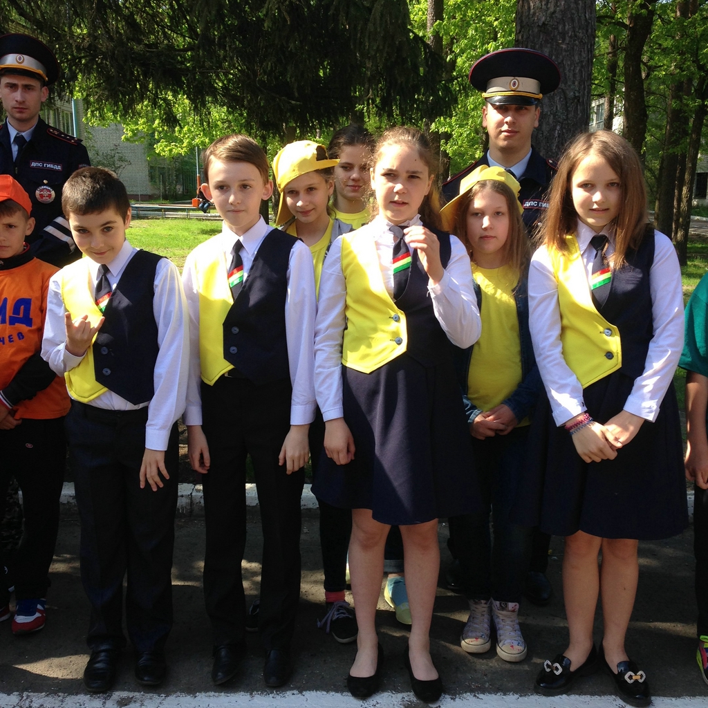 Выступление группы Юных Инспекторов Дорожного Движения в г.Брянске